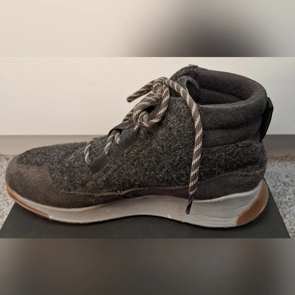Chaco Borealis Ledge Waterproof Boot Gray Mid Top Womens US Size 7